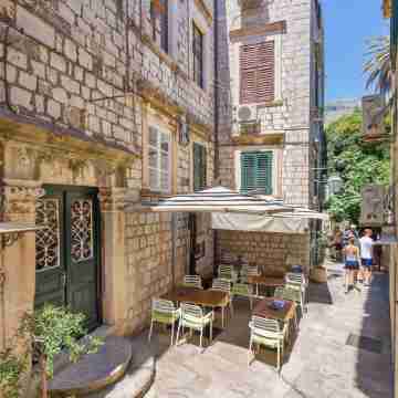 Seagull Apartment Hotel Exterior