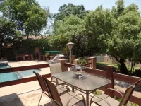 Paulshof Sandton Apartments - Hluhluwe Road Complex - Private Pools