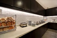 Residence Inn Cincinnati Northeast/Mason - breakfast