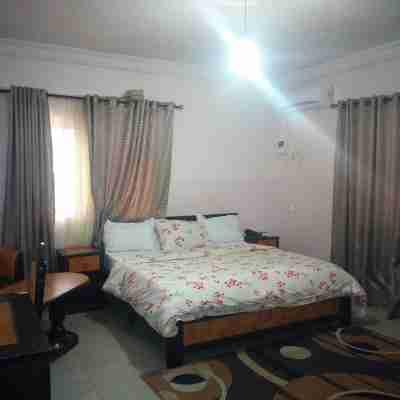 Bayse One Executive Suites and Bar Rooms
