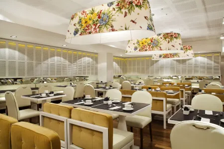 Hotel Pulitzer Buenos Aires Отели рядом с достопримечательностью «Манзана де лас Лусес»