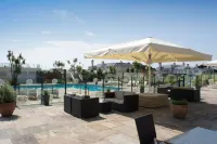 TLH Toorak Hotel - TLH Leisure, Entertainment and Spa Resort - Rooftop Pools