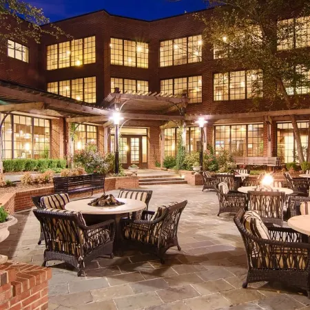 DoubleTree Suites by Hilton Hotel Charlotte-Southpark Отели рядом с достопримечательностью «Торговый центр SouthPark»