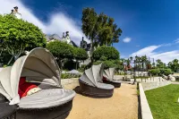 The Chateau at Lake la Quinta Hotels in La Quinta
