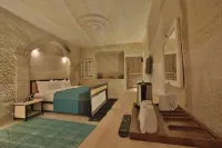 Taru Cave Suites - balcony
