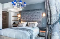 Brit Hotel Privilège Lisieux - Villa des Arts Hôtels à : Cambremer