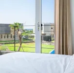 Chandelier Pension