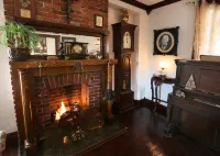 The Old Parsonage B&B - Homestays