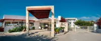 Zoes Hotel & Suites
