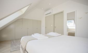 Liiiving in Porto - Luxury Beachfront Apartment VI