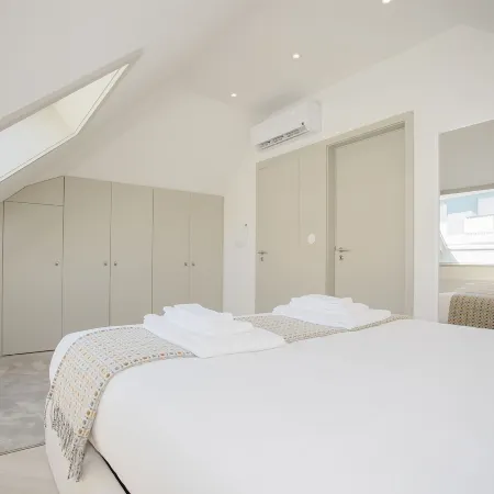 Liiiving in Porto - Luxury Beachfront Apartment VI