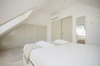 Liiiving in Porto - Luxury Beachfront Apartment VI Hotels near Piramides da Quinta da Prelada