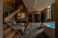 Palazzo Veneziano - Venice Collection - Romantic