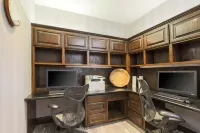 Hilton Garden Inn Norman - Business