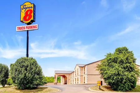 Super 8 by Wyndham Forrest City AR Отели рядом с достопримечательностью «Форрест-Сити Рекреэйшен»