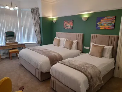 Crescent Lodge Guest House Отели рядом с достопримечательностью «Whitby Harbour»