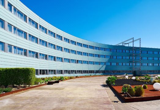 BAH 에어포트 호텔 로비