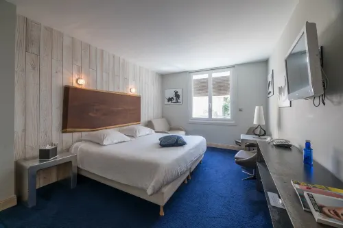 Hôtel Cosmopolitain - بار