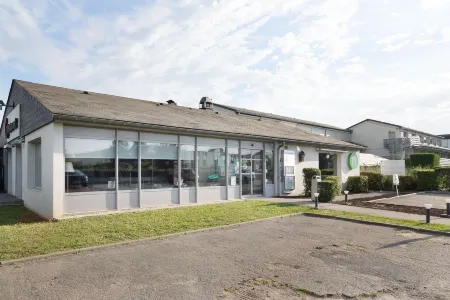 Campanile Creteil - Bonneuil Sur Marne Отели в г. Шеневьер-Сюр-Марн