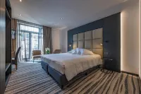 Hotel Monarc Hotels near 3 gapers