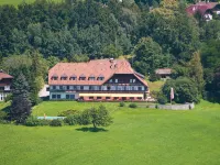 Hotel Schöne Aussicht Hotels near Aigen