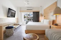 Bahia Hotel & Beach House Hotels near Playa del Amor