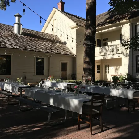 Wolf Creek Inn & Tavern