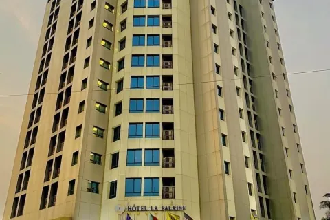 Hotel la Falaise Bonapriso