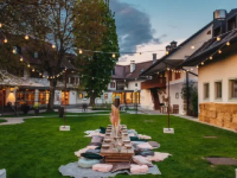 Hotel Dvor Jezersek Brnik Hotels in Kranj