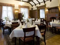 Hotel Dębowy Biowellness & Spa Góry Sowie Hotels in Dzierżoniów