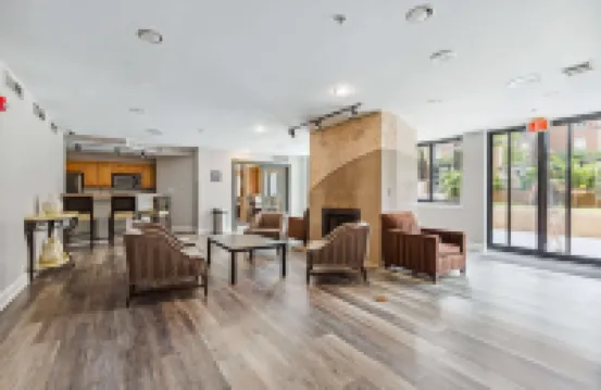 帶健身房和泳池的2卧豪華城市套房