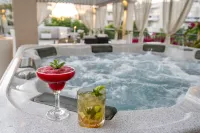 Peridis Family Resort - Hot Tub