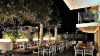 Hotel Ambra - Fronte Mare - Vicinissimi Al Centro Hotels in Milano Marittima