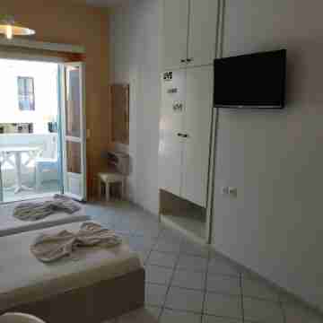 Renia Studios Standard Studio Overlooking the Swimming Pool Rooms