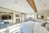 Barton Cottage Bed and Breakfast Hotels near Durdle Door Holiday Park