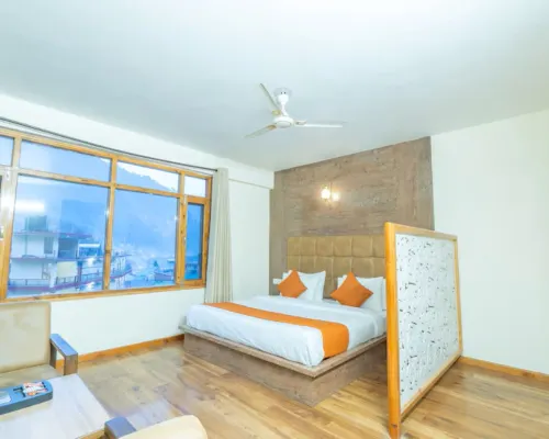 Hotel Rising Star with Garden with Private Parking Near to Mall Road โรงแรมในมานาลี