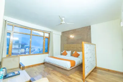 Hotel Rising Star with Garden with Private Parking Near to Mall Road Hotels near Hidimba Devi Temple