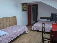 AUBERGE DES PINS Hôtels à : Aubenas