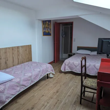Auberge des Pins Отели в г. Обена