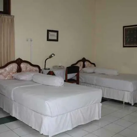 Guest House Eboni Madiun