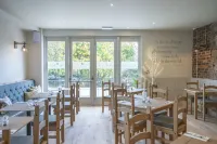 The Woodside - breakfast