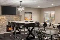 La Quinta Inn & Suites by Wyndham Lake George