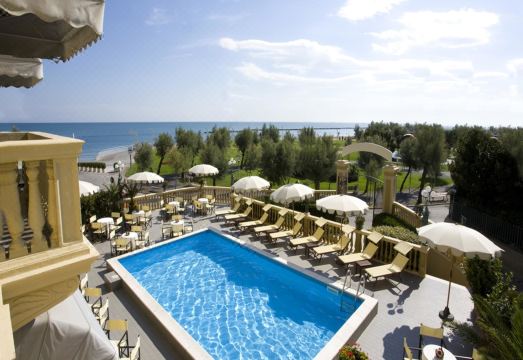 3. 호텔 비토리아 ..