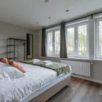 Huswell - Holiday Home Along the Canal with Great Views