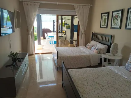 Magnificent villa with ocean view in Puerto Bahia