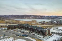Jordanelle Sunrise Modern Condo, Gondola Access, Year-round Outdoor Fun