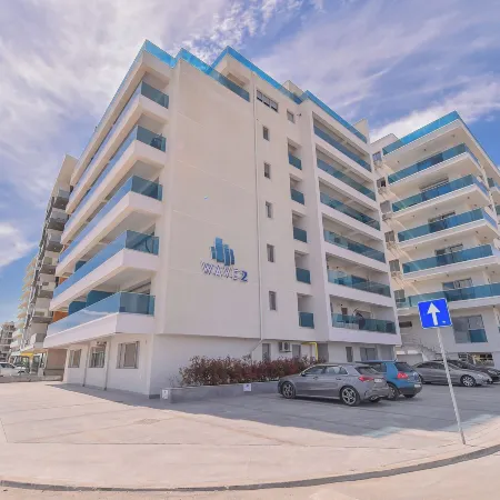 Wave 2 Promenada Apartments