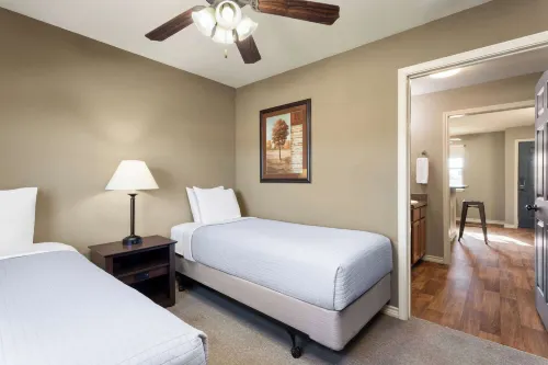 Eagle's Den Suites Kenedy a Travelodge by Wyndham Hotels in Karnes City