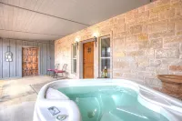 Unit 2 - Bordeaux Gare Saint-jean Hotels in Stonewall