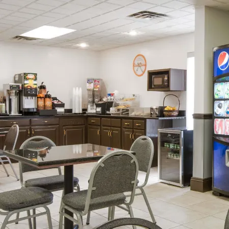 Howard Johnson by Wyndham Beckley